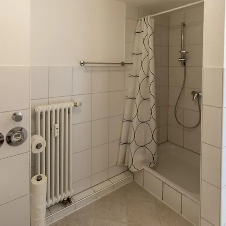 Im Cafe Einstein Apartamento