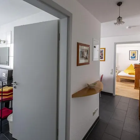 Im Cafe Einstein Apartamento