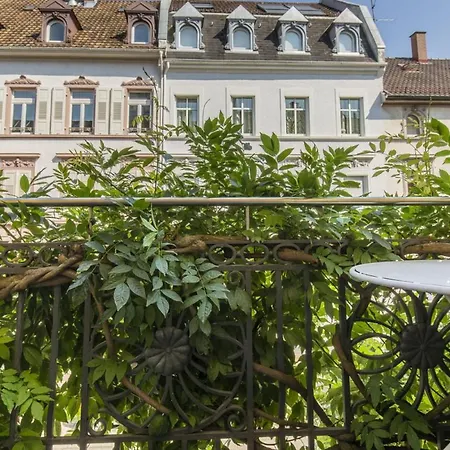 Im Café Einstein * Freiburg im Breisgau