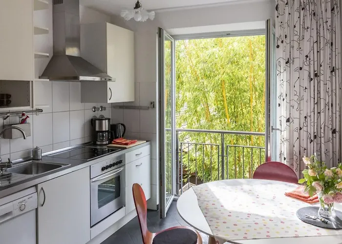 Im Cafe Einstein بيت ضيافة