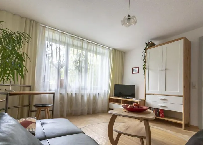 Im Cafe Einstein בית הארחה